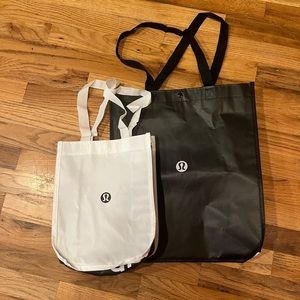 2 Lululemon reusable shopping bag